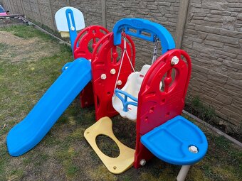Dětská skluzavka a houpačka - 3