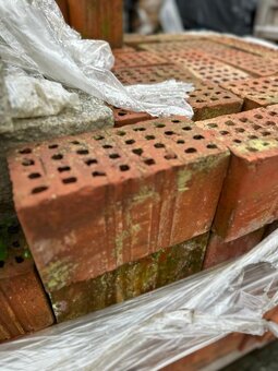 Cihly příčné, děrované- stavební materiál - 3