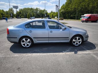 OCTAVIA II 2006 - 3