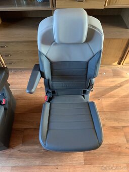 Prodám poslední řadu sedadel VW Multivan T7 Kůže - 3