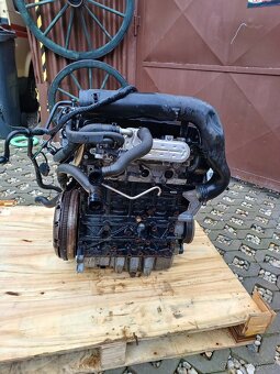 Motor BKD / AZV 2,0 tdi 103kw rok 07 dovoz - 3