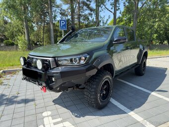 Toyota Hilux Double Cab - PLNÁ VÝBAVA - 3