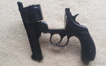 Historický revolver Harrington Richardson cal.38 CF / 38 SW - 3