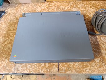 historický počítač macintosh powerbook 145b - 3