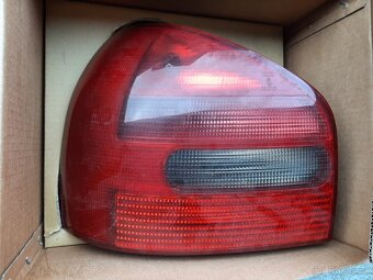 ZADNÍ SVĚTLA AUDI A3 8L - 3