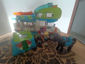 41339 Lego Friends - Mia a jeji karavan - 3