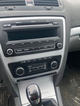 Škoda octavia 2 facelift 1.6tdi 4x4 - 3