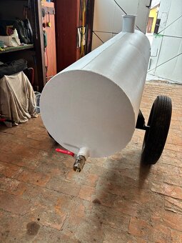 Lejta, cisterna na vodu 800l, velmi dobrý stav - 3