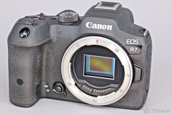 Canon EOS R7 + 18-150mm - 3