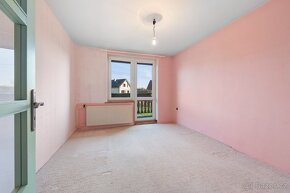 Prodej RD 5+KK (282m2) na pozemku o výměře 392m2 v obci Doln - 3