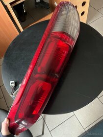 Pravé zadní světlo Nissan - 3