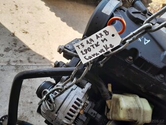 VW T5 motor 1,9 TDi AXB r..v.2005 - 3