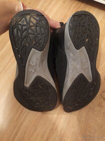 Dětské kotníkové tenisky Under Armour vel. 35,5 - 3