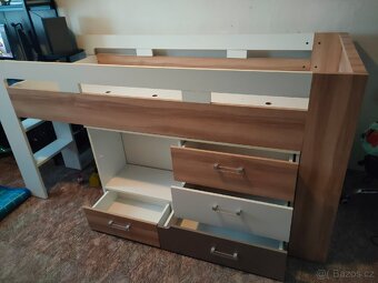 Prodám postel 200x90cm včetně psacího stolu - 3