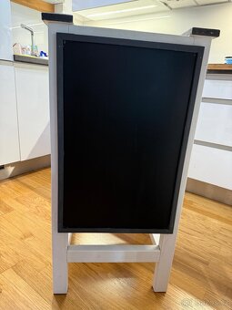Mentessori učící věž s tabulí - 3