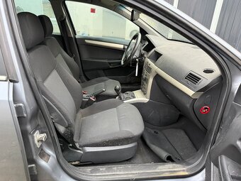 Opel Astra 2007 – na náhradní díly - 3