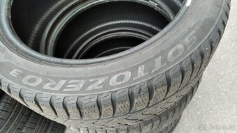 Prodám sadu pneu 235/45r18 - 3