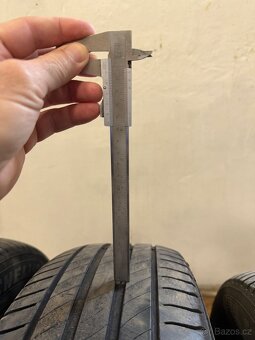 Prodám pneu Michelin 215/60r16 - 3