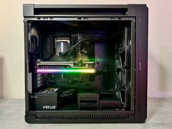 VÝKONNÝ HERNÍ PC R9 7950X/32GB RAM/RX 7800-XT/2TB SSD - 3