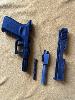 Glock 19 WE blowback - 3