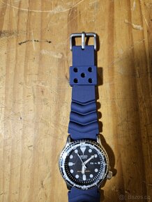 Modrý gumový řemínek 22mm pro hodinky SEIKO
- 3