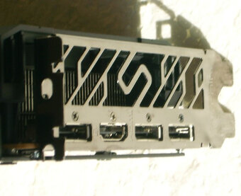 Sapphire Pulse Radeon RX 6600 XT - 3