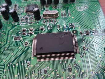 Sound Blaster PCI 128 (CT4810) a Sound Blaster Live 5.1 - 3
