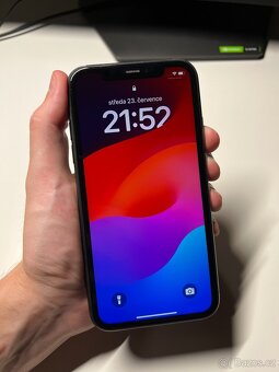iPhone 11 64 GB - 3