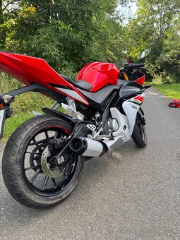 Yamaha YZF-R125 - 3