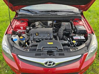 Hyundai i30 kombi 1.6 92kw ,rv.2012,nové Lpg - 3