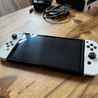 Nintendo Switch OLED - 3