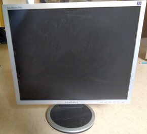 monitor LCD otočný 19" Samsung - 3