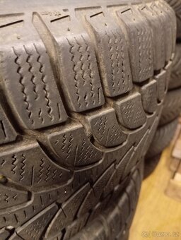 225/65/17 Bridgestone Blizzard - 3