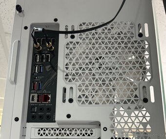 Herní PC +monitor - 3