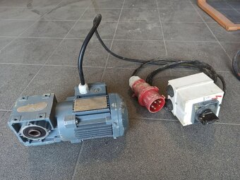 Elektromotor s převodovkou - 3