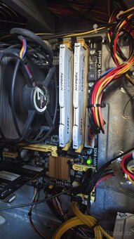 Kingston 16GB DDR3 1866Mhz (bílé) - 3
