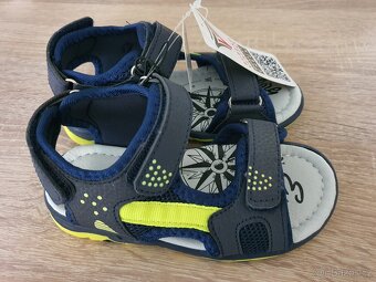 Sandalky nove, vel 25 - 3