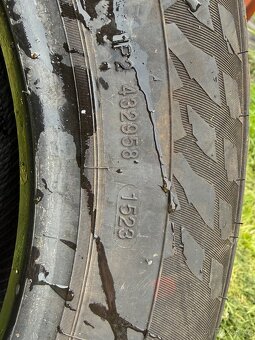 Zimní pneu Nokian 185/65R15 7mm vzorek - 3
