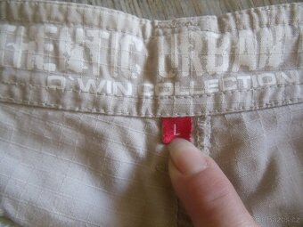 Pánské capri vel L zn: Authentic - 3