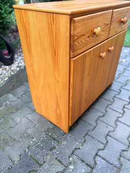 Dřevěná komoda s šuplíky - 3