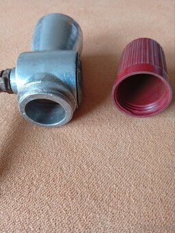 Starý ruční mlýnek na kávu, koření - 3