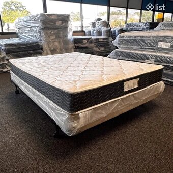 Dreveny stul s osvetlenim - 3