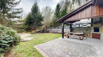 Chalupa po úspešnom režisérovi v obci Stará Turá-časť Papaď - 3