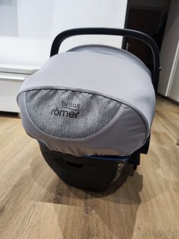 Britax Romer i size 2 + isofix - 3