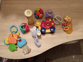 Prodám mix hraček pro miminka a batolata - 3
