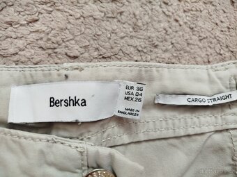 Kalhoty zn.Bershka vel.36 ( světlé ) - 3