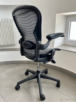 kancelářská židle Herman Miller Aeron - top stav - 3