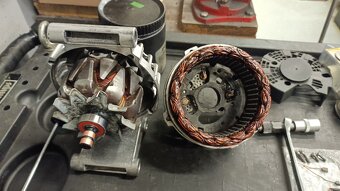 Bosch 0125811084 alternátor Ford 14V / 210 A, - 3