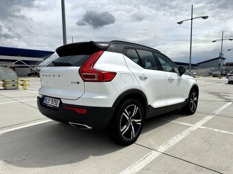 Volvo XC40, D4 140 KW Drive-E R-Design AWD | Nezav. Topení - 3