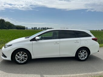 Toyota Auris 1.6 benzin. Manual. 89000 km - 3